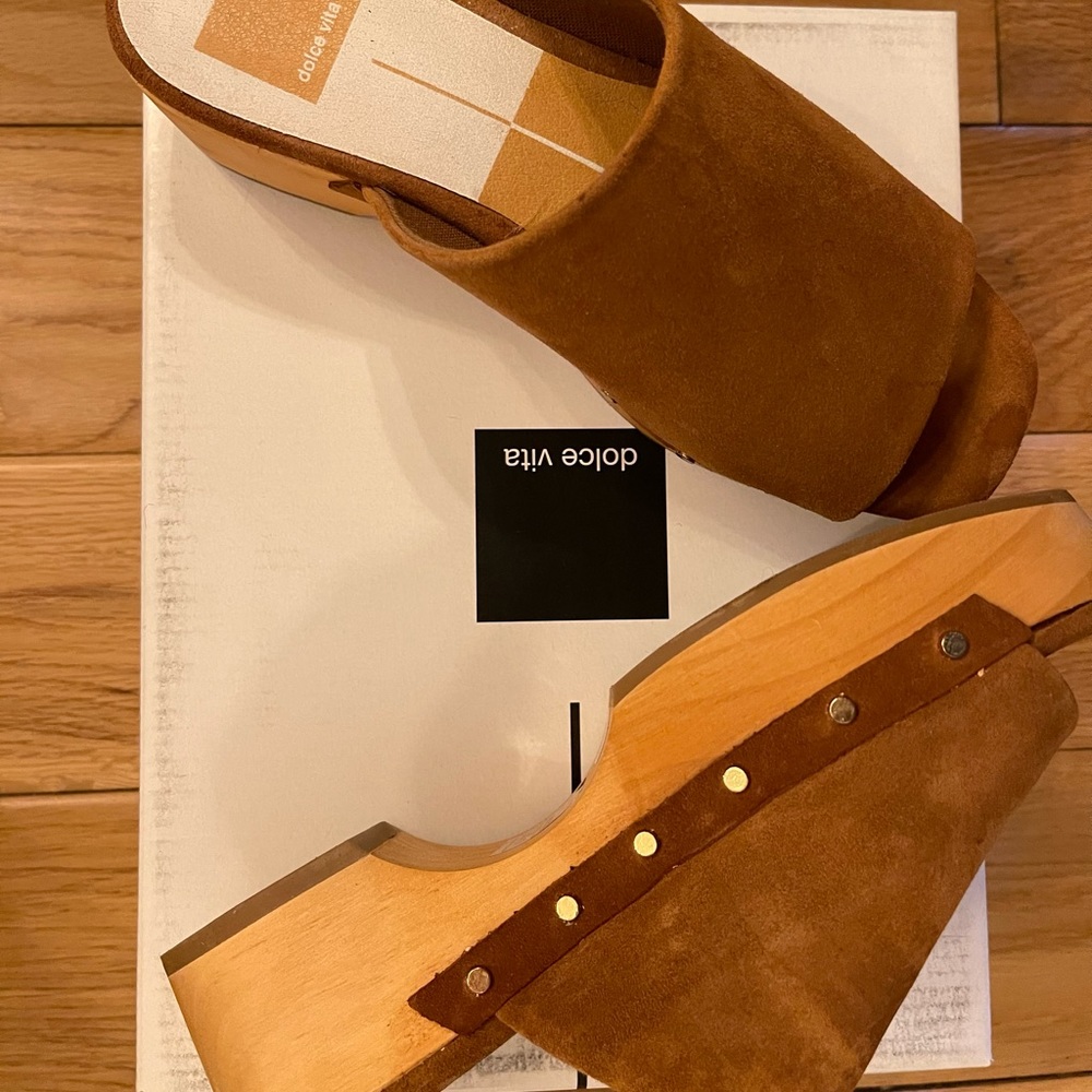 Clogs - Picture 2 of 3